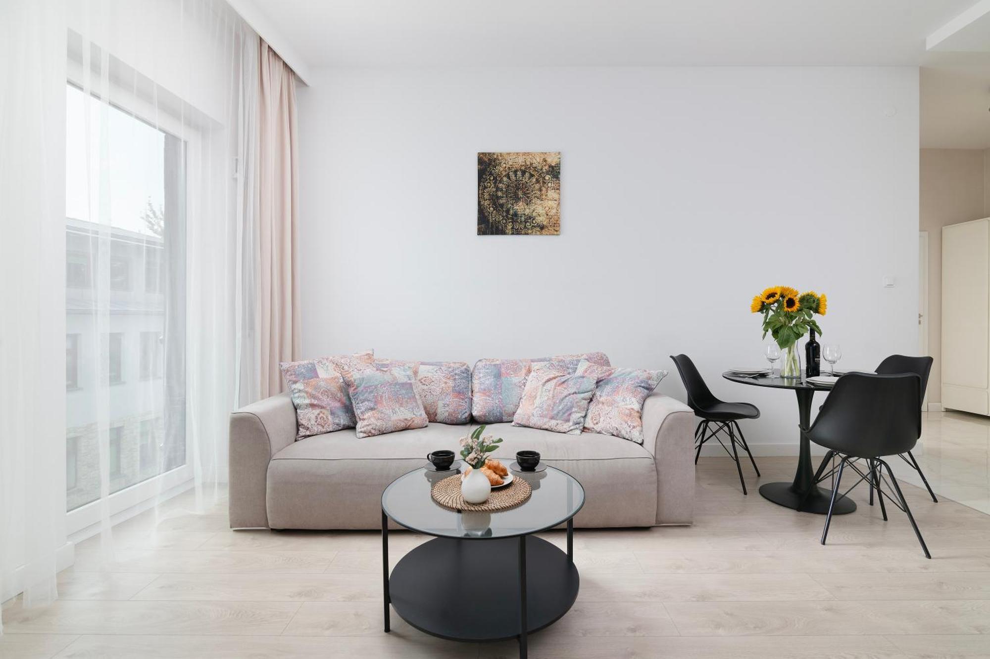Easy Rent - Desire Lublin